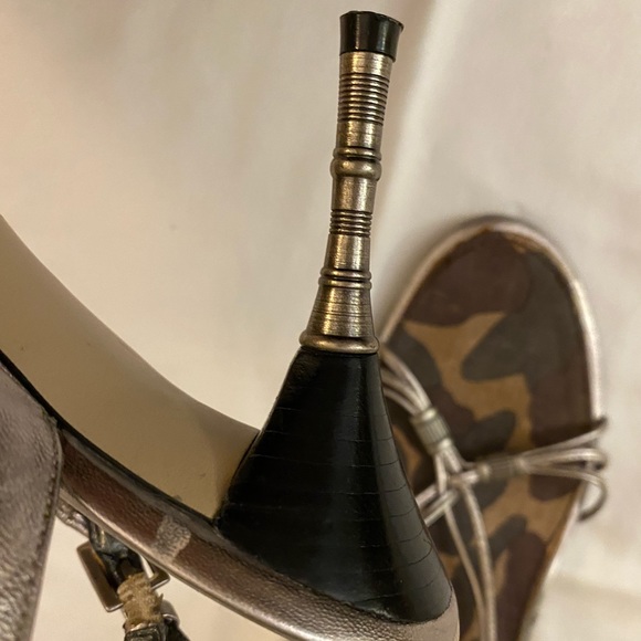 Nine West High Heels with Army Pattern - Picture 8 of 8